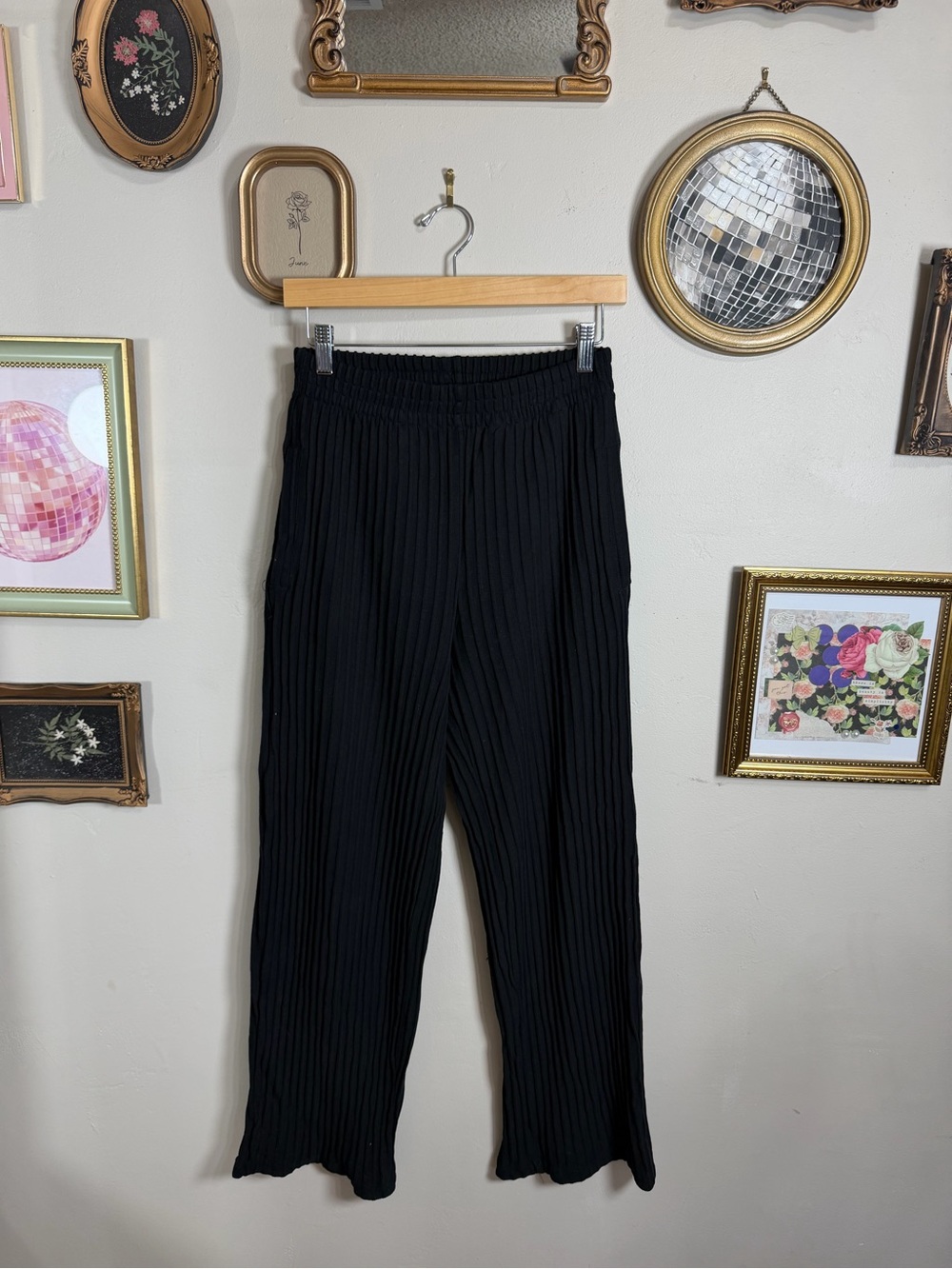 Zara Black Pleated Wide-Leg Pants